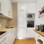 Whome Boho-chic Santos Apartment: Industriais 7 Lisboa