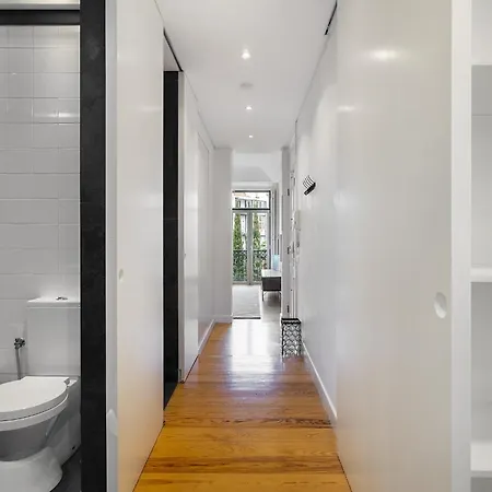 Whome Boho-chic Santos Apartment: Industriais 7 * Lizbona