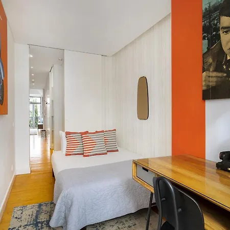 Whome Boho-chic Santos Apartment: Industriais 7 * Lisbon